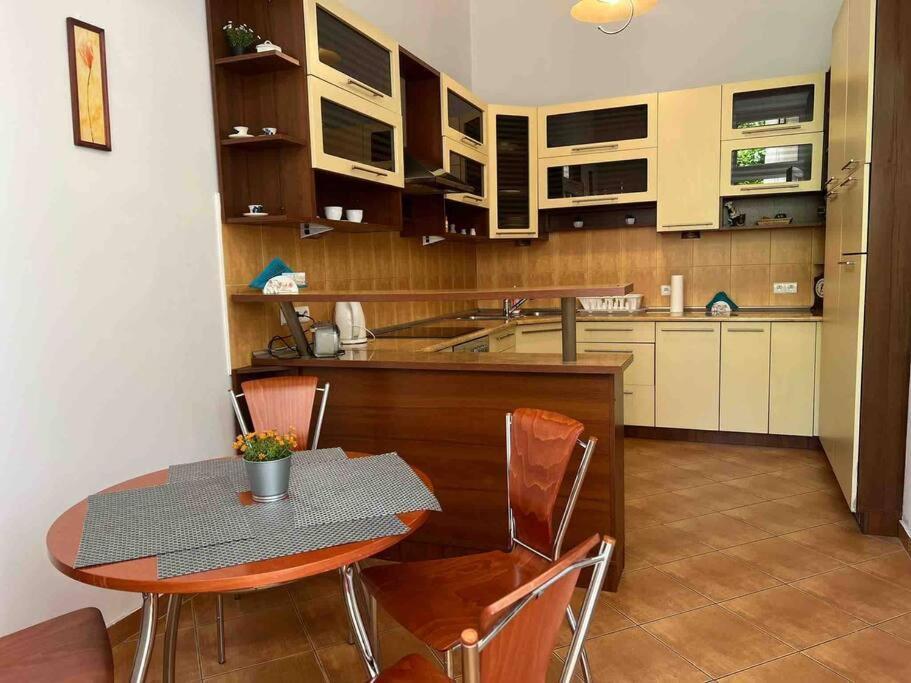 Grodzka / Apartment With Balcony Cracovia Exterior foto